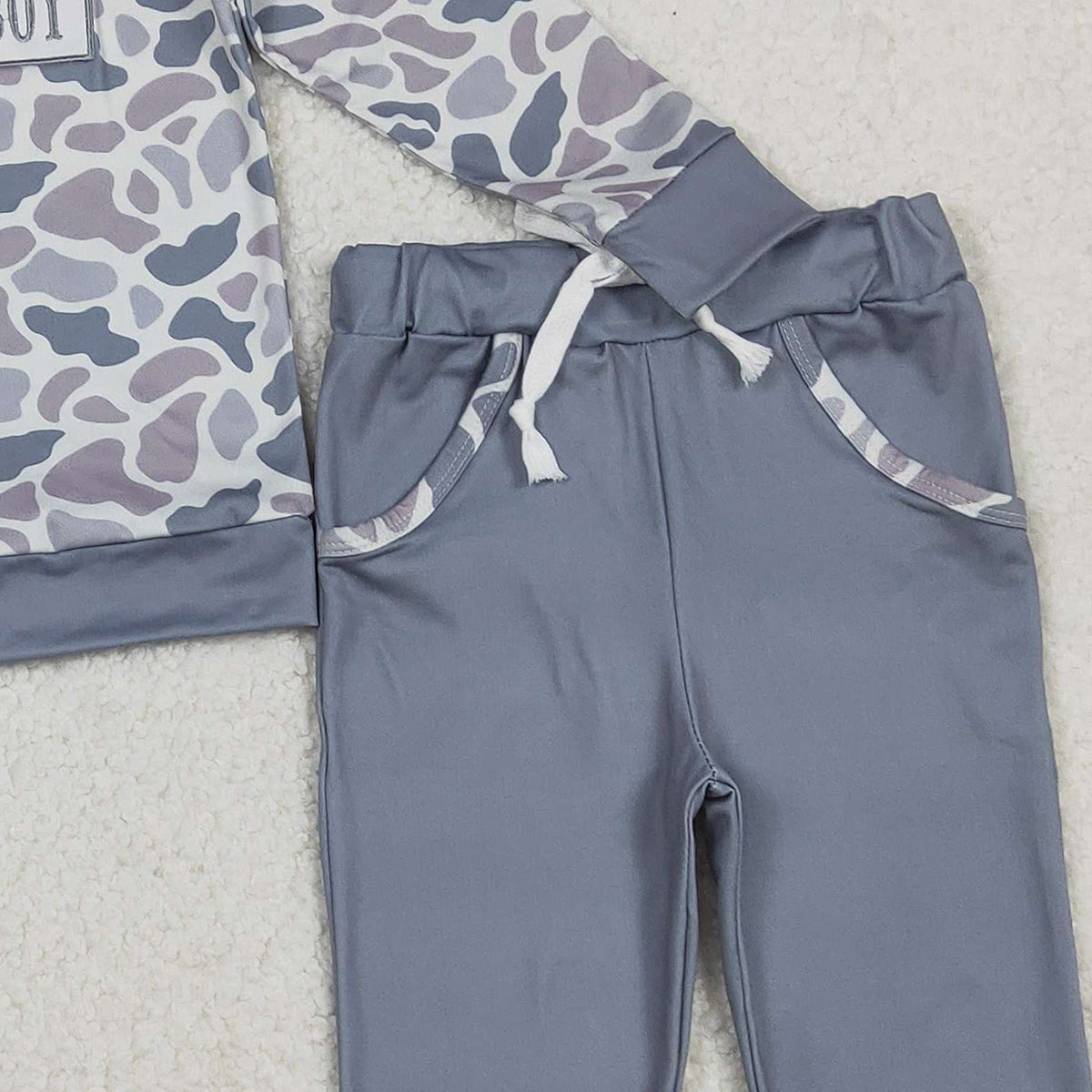 11.20 RTS NO MOQ （In stock）BLP1335 Embroidery Mama's Boy Baby Boys Grey Camo Pockets Jogger Pants Clothes Sets