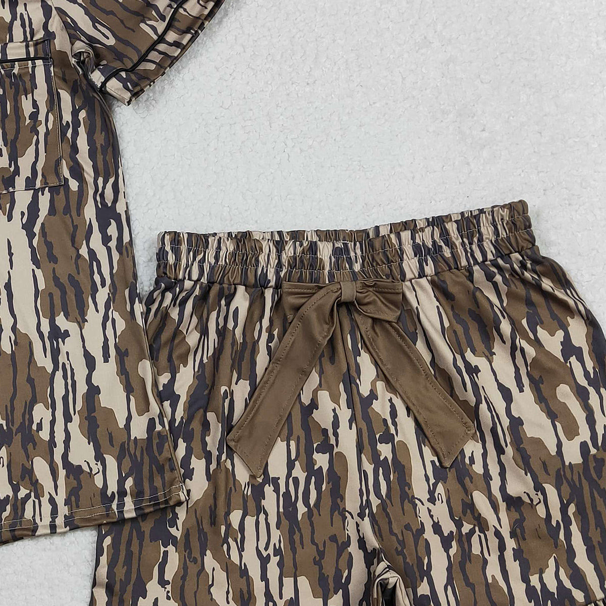1.31 RTS NO MOQ （In stock）GSSO3136 Adult Women Southern Olive Camo Button Pocket Top Ruffle Shorts Pajamas Set