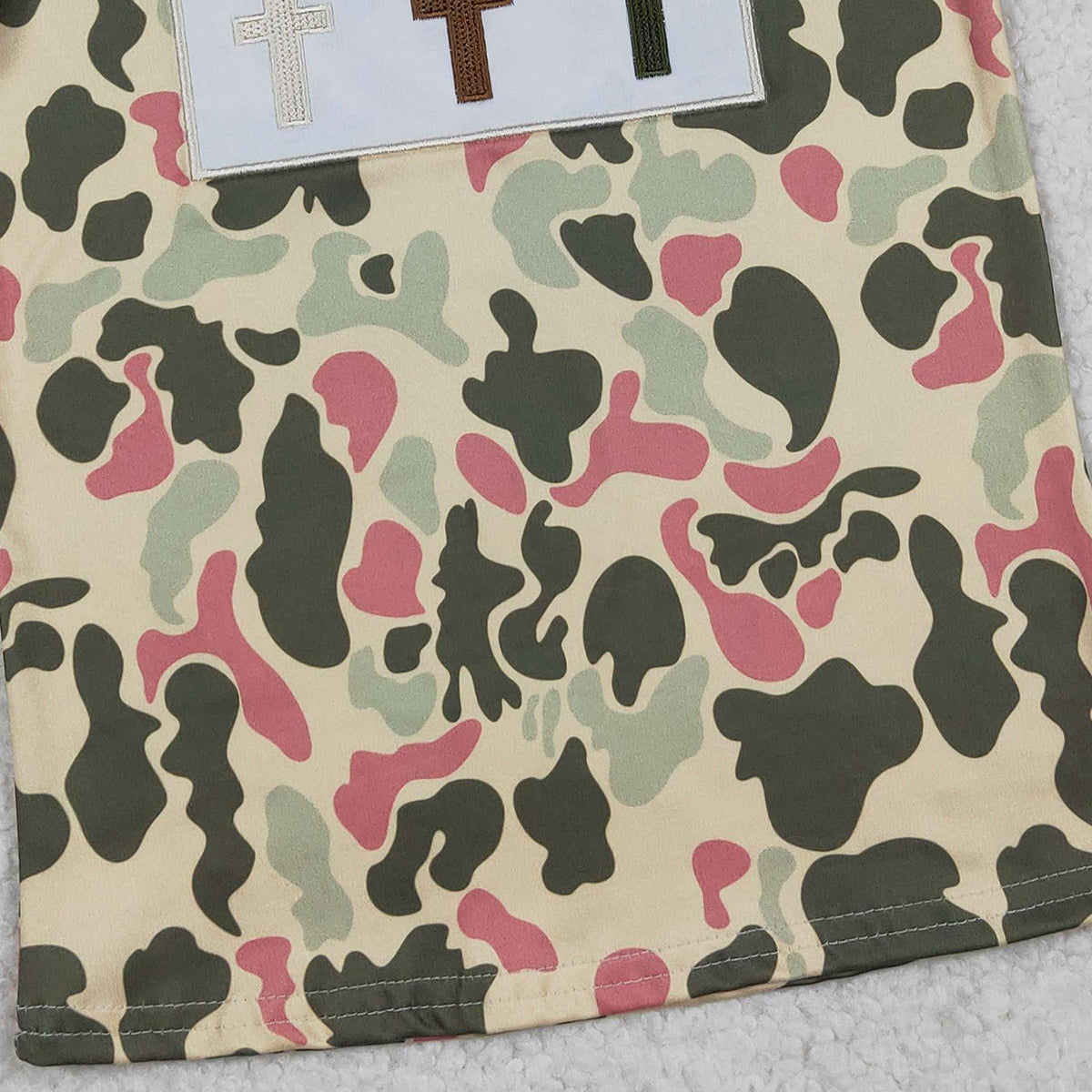 12.15 RTS NO MOQ （In stock）BT1395 Embroidery Crosses Baby Boys Short Sleeve Camo Easter T-shirts Top