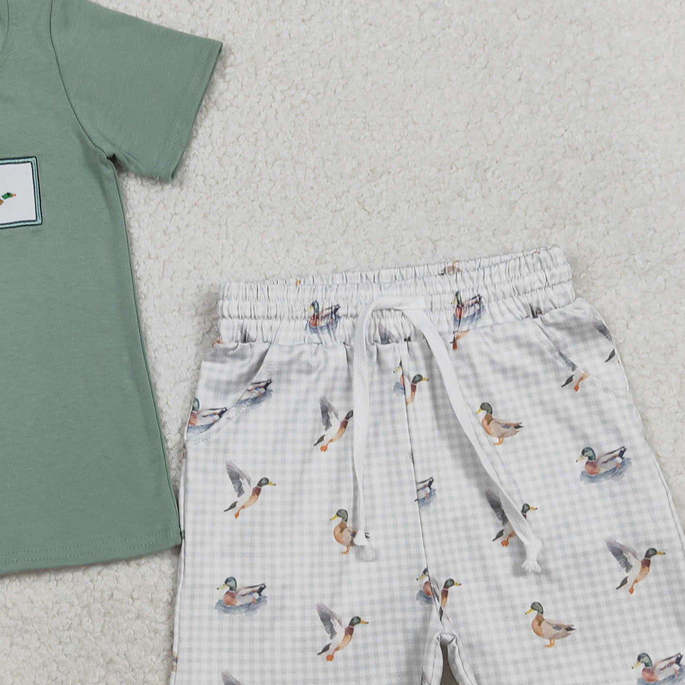 1.28 RTS NO MOQ （In stock）BSSO1639 Embroidery Ducks Baby Boys Top Checked Pockets Short Hunting Clothes Sets