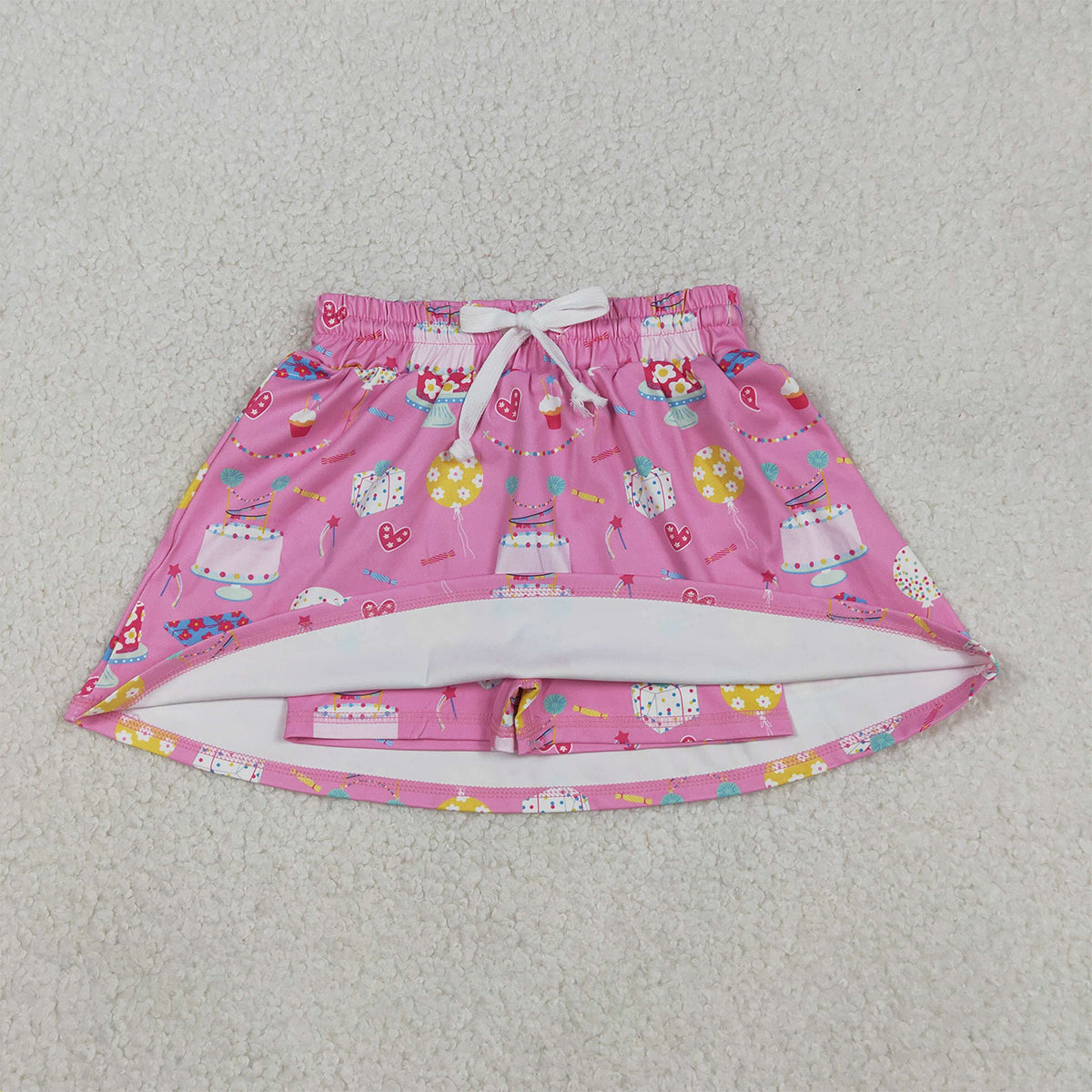 12.6 RTS NO MOQ （In stock）GLK0170 Baby Girls Summer Shorts Baby Girls Hearts Cakes Happy Birthday Yoga Active Skirt Shorts Bottom