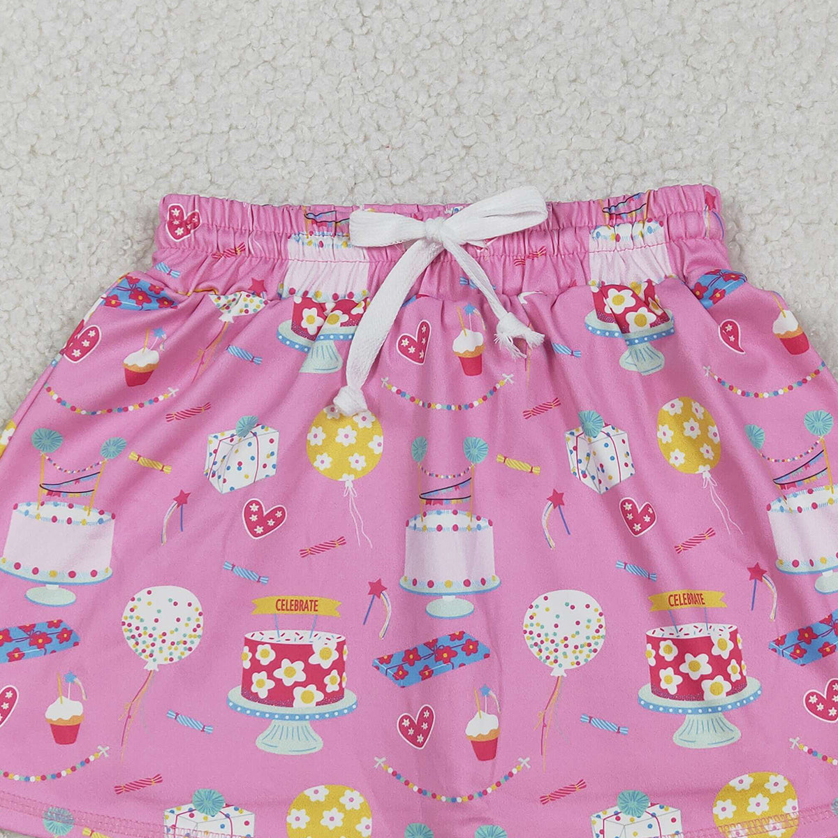 12.6 RTS NO MOQ （In stock）GLK0170 Baby Girls Summer Shorts Baby Girls Hearts Cakes Happy Birthday Yoga Active Skirt Shorts Bottom