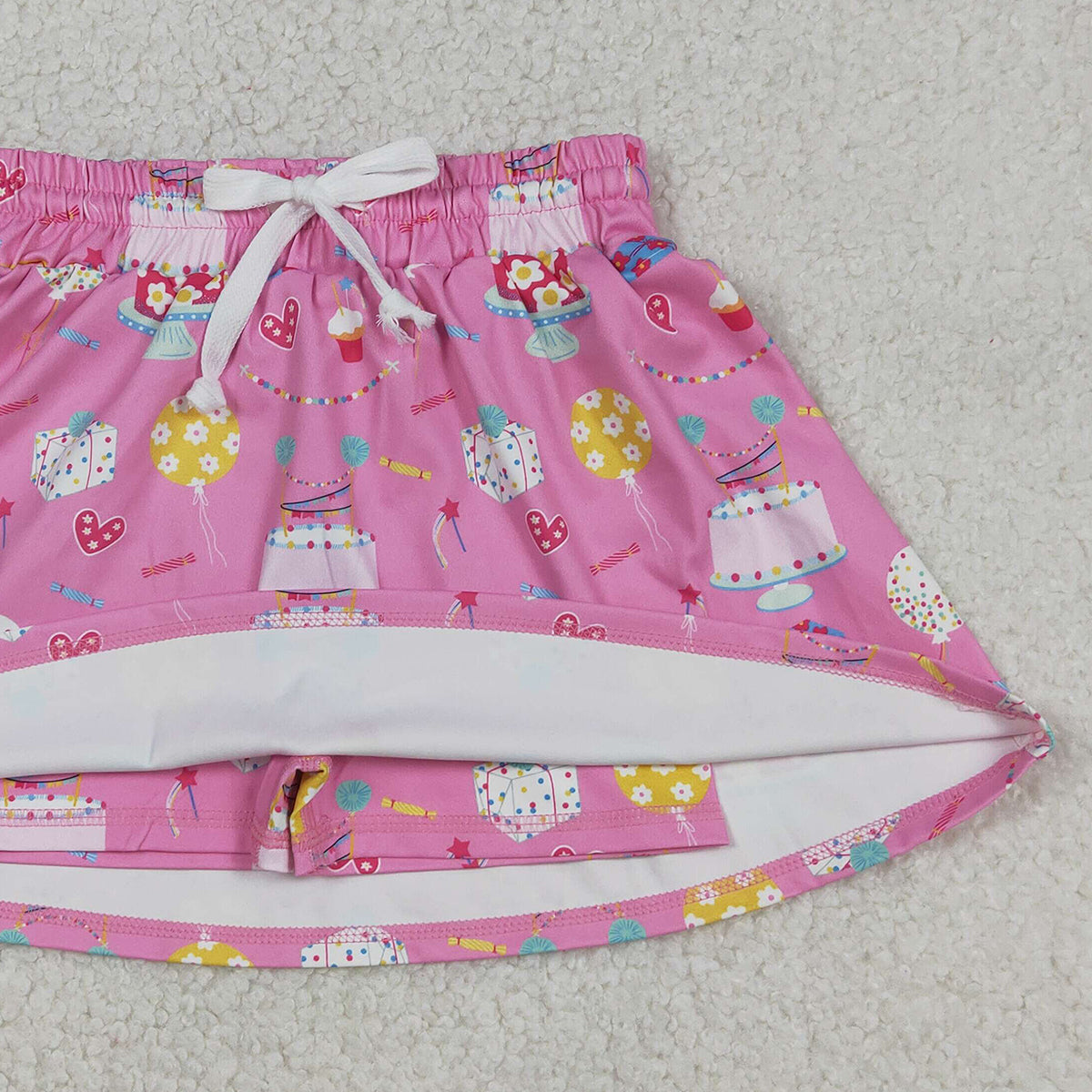 12.6 RTS NO MOQ （In stock）GLK0170 Baby Girls Summer Shorts Baby Girls Hearts Cakes Happy Birthday Yoga Active Skirt Shorts Bottom