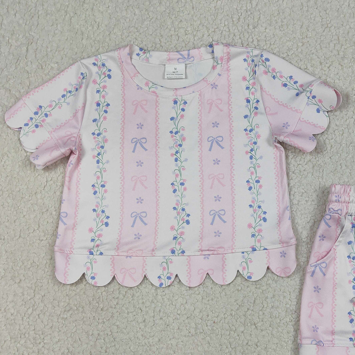 4.9 GSSO3410 RTS NO MOQ （In stock）Short sleeves pink bow floral scallop top shorts girls outfits