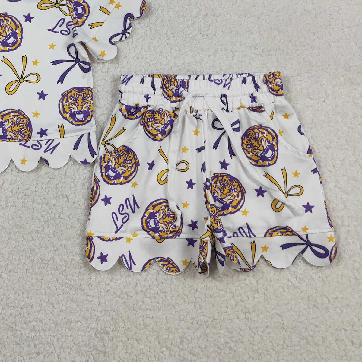 3.27 GSSO3256 RTS NO MOQ （In stock ）Short sleeves bow scallop girls team outfits
