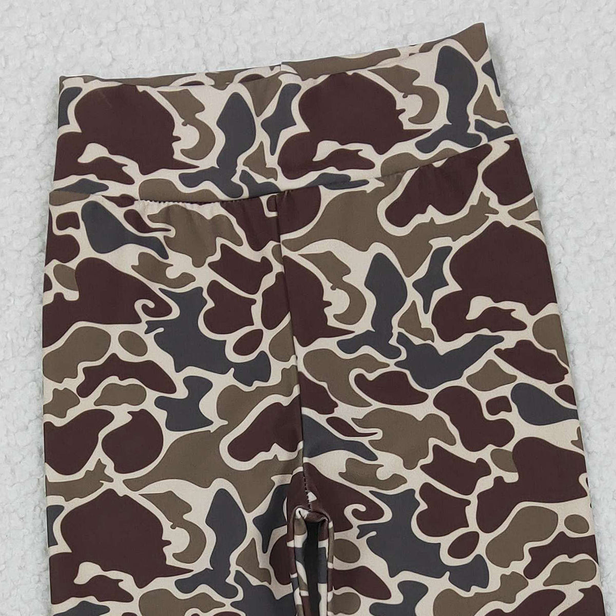 12.3 RTS NO MOQ （In stock）P0888 Baby Girls Dark Khaki Camo Yoga Active Ruffle Bell Bottom Pants