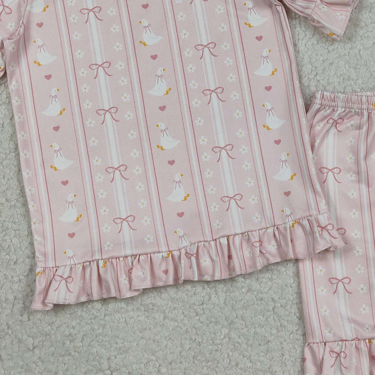 3.16 RTS NO MOQ （In stock）GSSO3330 Fashion Clothing For Baby Girls Bow Stripe Top Ruffle Shorts Pajamas Clothes Sets