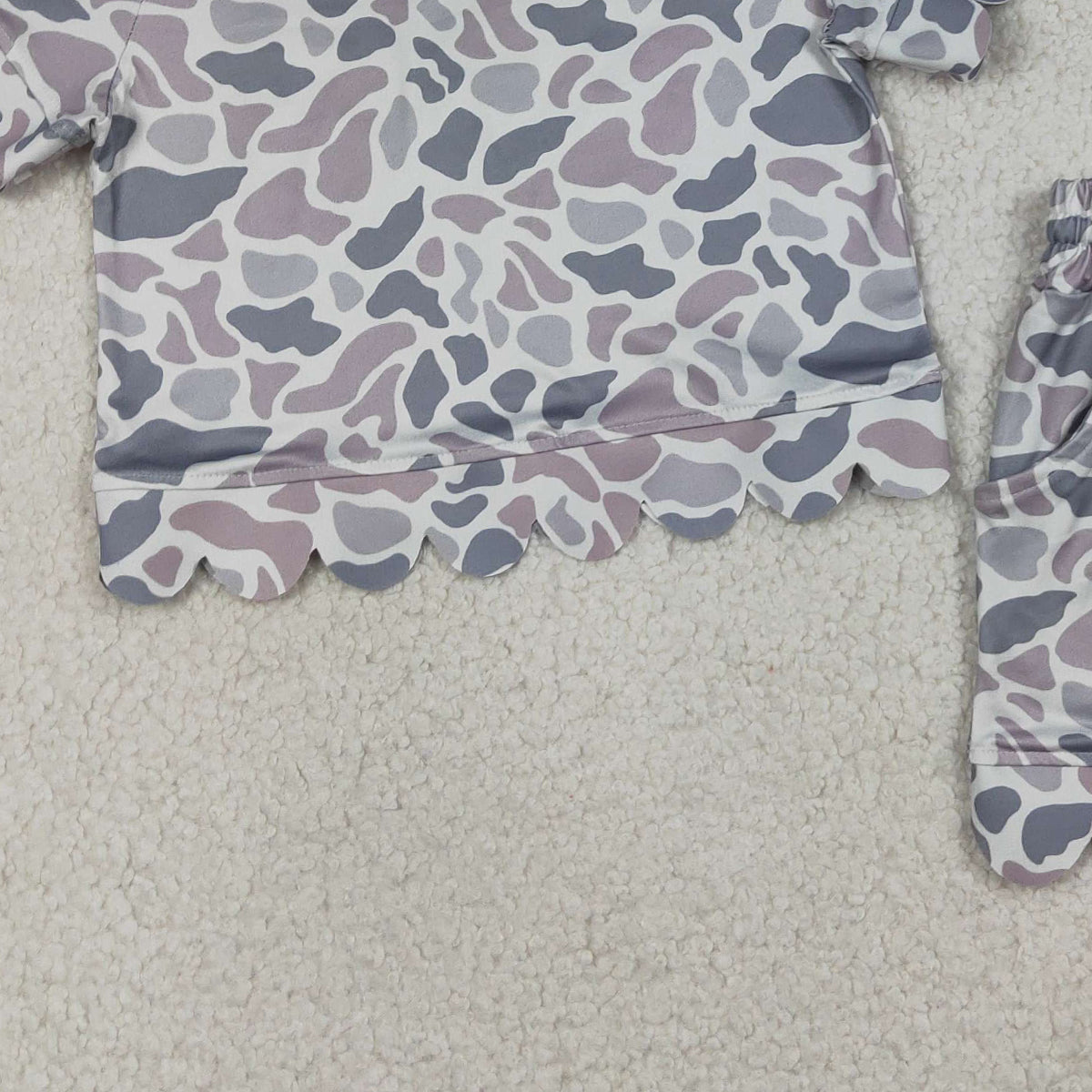 4.3 GSSO3226 RTS NO MOQ （In stock ）Grey camo scallop top shorts girls summer outfit