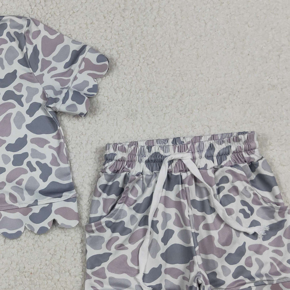 4.3 GSSO3226 RTS NO MOQ （In stock ）Grey camo scallop top shorts girls summer outfit
