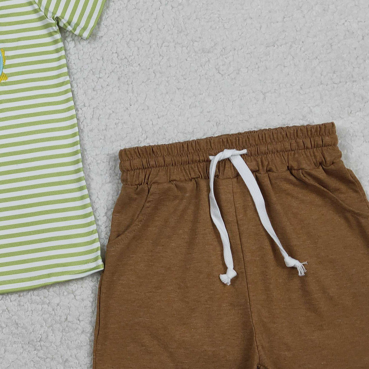 1.27 RTS NO MOQ （In stock）BSSO1768 Embroidery Dog Fishes Baby Boys Green Stripe Top Pockets Shorts Hunting Clothes Sets