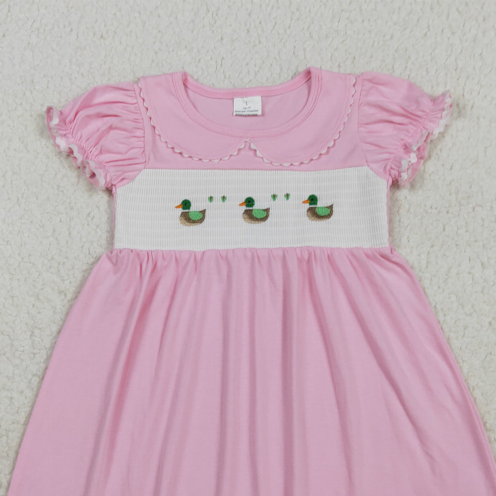8.15 RTS NO MOQ （In stock）GSD2642  Baby Girls Summer Dress Embroidery Baby Girls Pink Short Ruffle Sleeves Ducks Knee Length Dresses