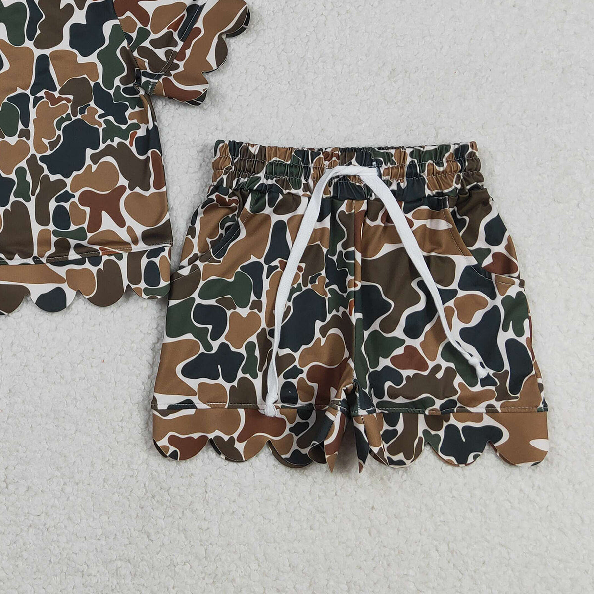 3.14 RTS NO MOQ （In stock）GSSO3228 Fashion Clothing For Baby Girls Short Sleeve Dark Brown Camo Top Scallop Shorts Clothes Sets