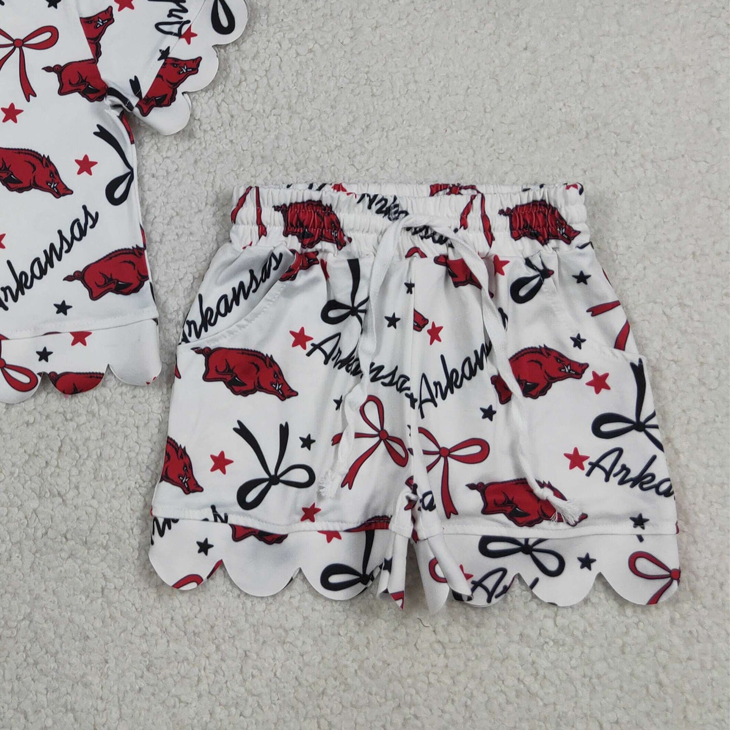 GSSO3254 RTS NO MOQ （In stock ）Short sleeves hogs bow scallop girls team outfits