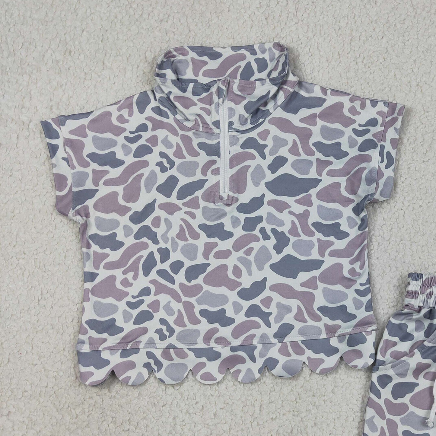 GSSO3564 RTS NO MOQ （In stock ）Short sleeves grey camo scallop pullover shorts girls outfits
