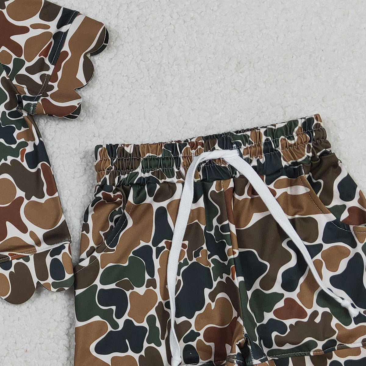 3.14 RTS NO MOQ （In stock）GSSO3228 Fashion Clothing For Baby Girls Short Sleeve Dark Brown Camo Top Scallop Shorts Clothes Sets