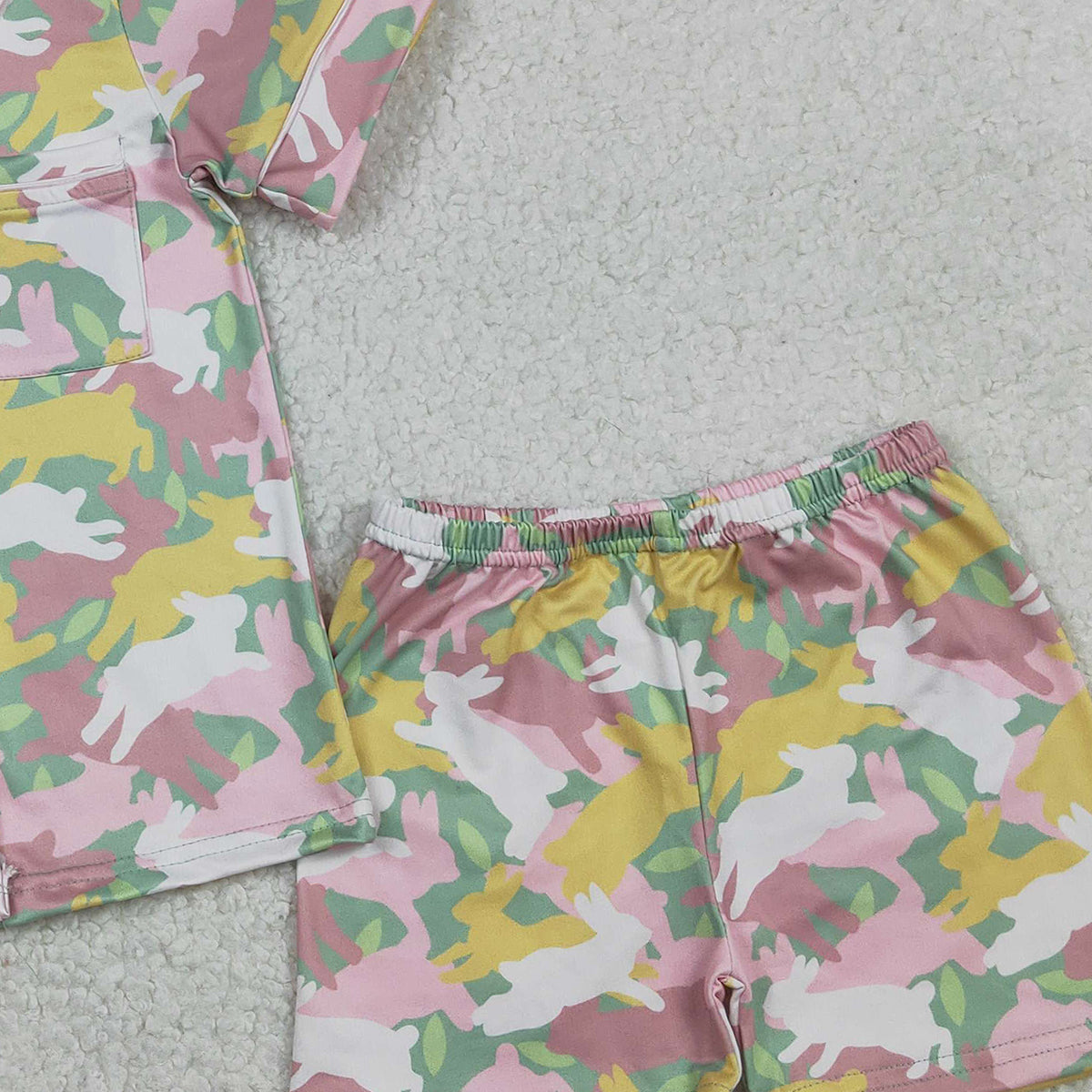 1.24 RTS NO MOQ （In stock）GSSO2972 Baby Girls Rabbits Camo Button Pocket Top Shorts Easter Pajamas Sets
