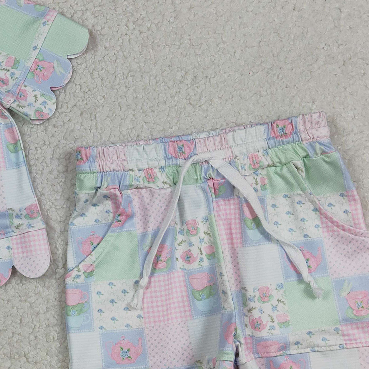 3.16 RTS NO MOQ （In stock）GSSO3229 Fashion Clothing For Baby Girls Colorful Flowers Checked Top Scallop Shorts Clothes Sets