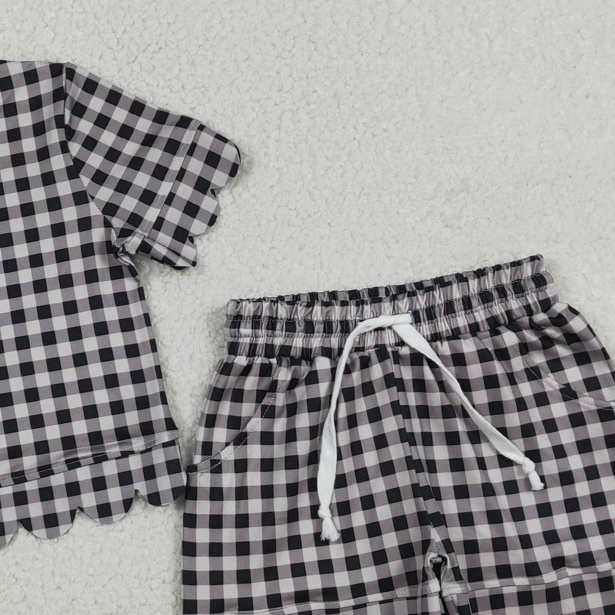 3.27 RTS NO MOQ （In stock）GSSO3182 Kids Clothing for Baby Girls Short Sleeve  Black Checked Top Shorts Scallop Clothes Sets