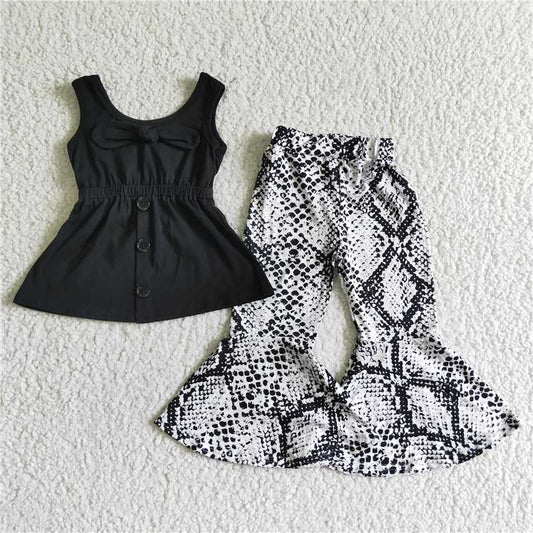 A18-2 Black double-shoulder top and snakeskin pants