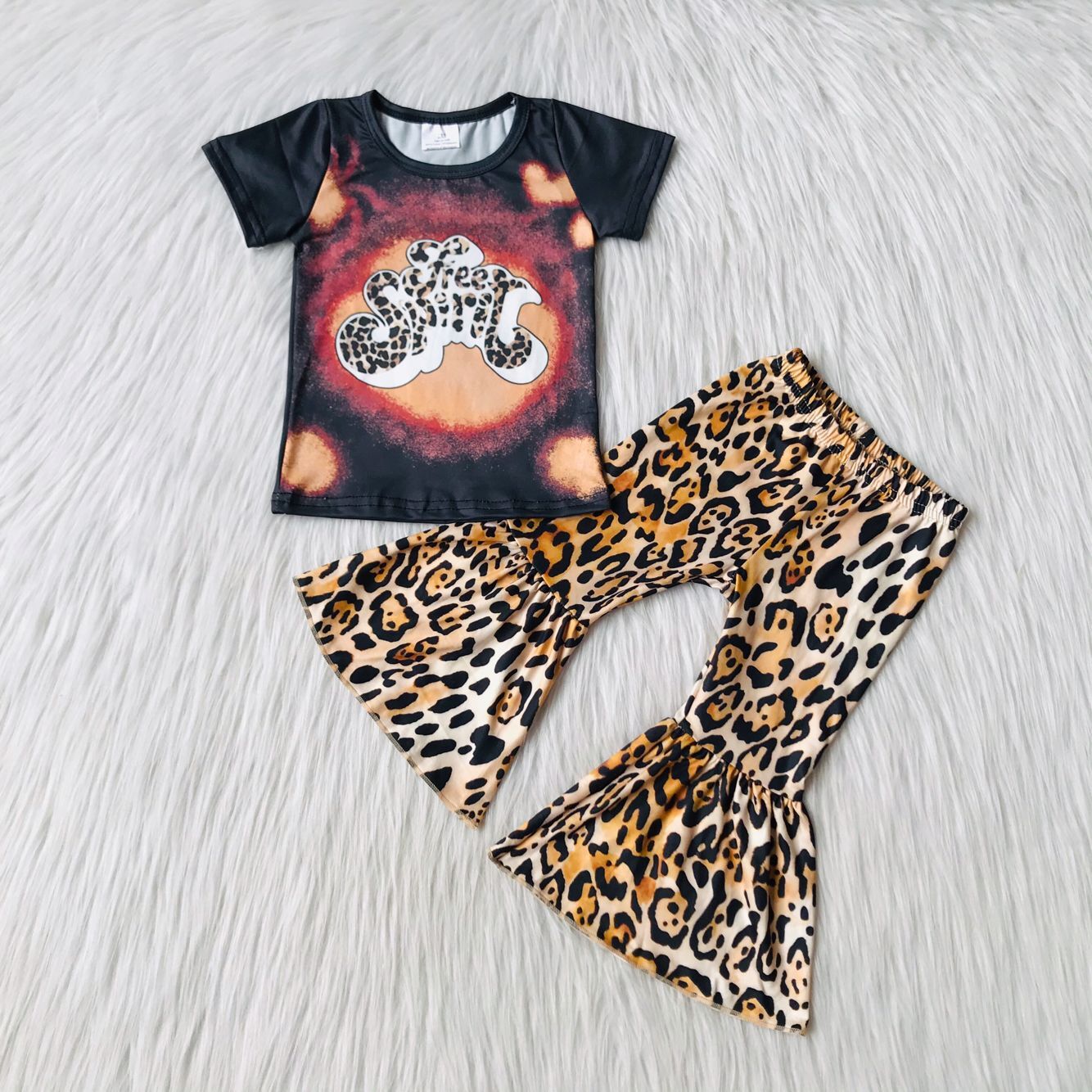 Aa-11 freesPlrit Black short-sleeved top with leopard print flared pants