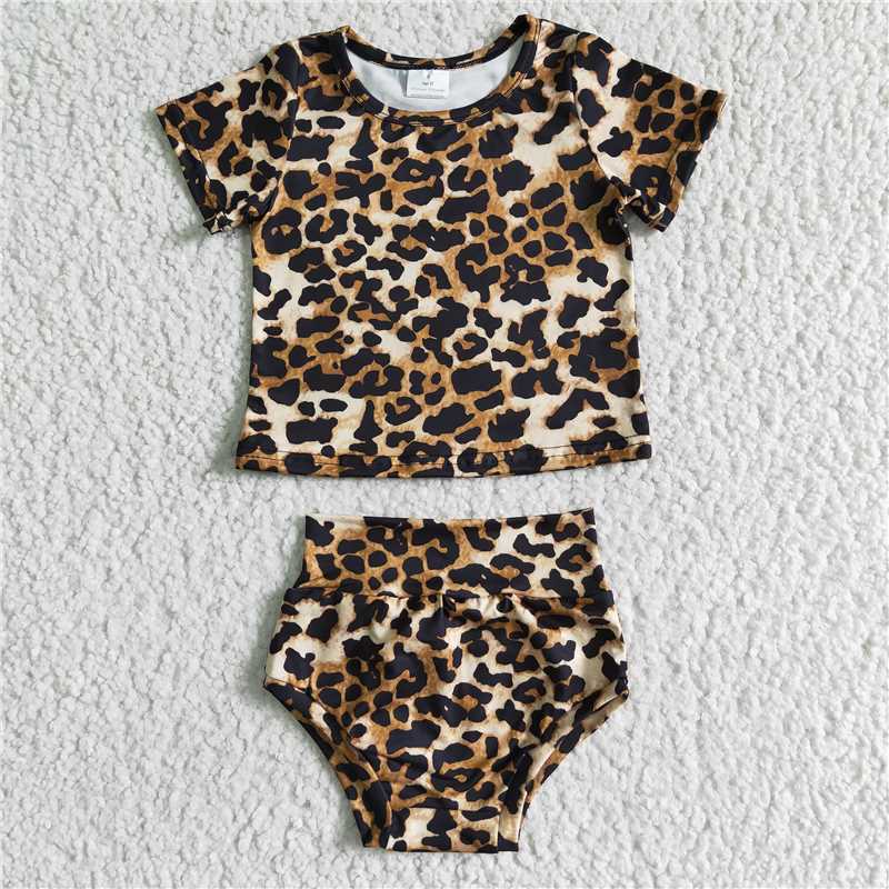 B3-12  Leopard soft bummie set