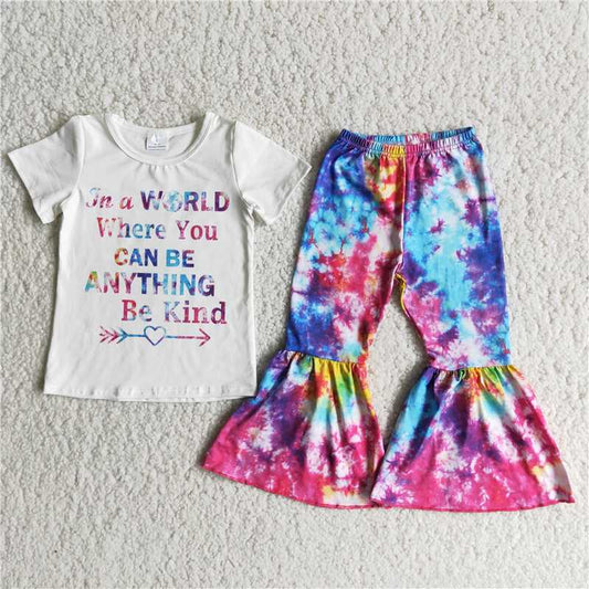 C9-16 White short-sleeved top with letters and watercolor pants