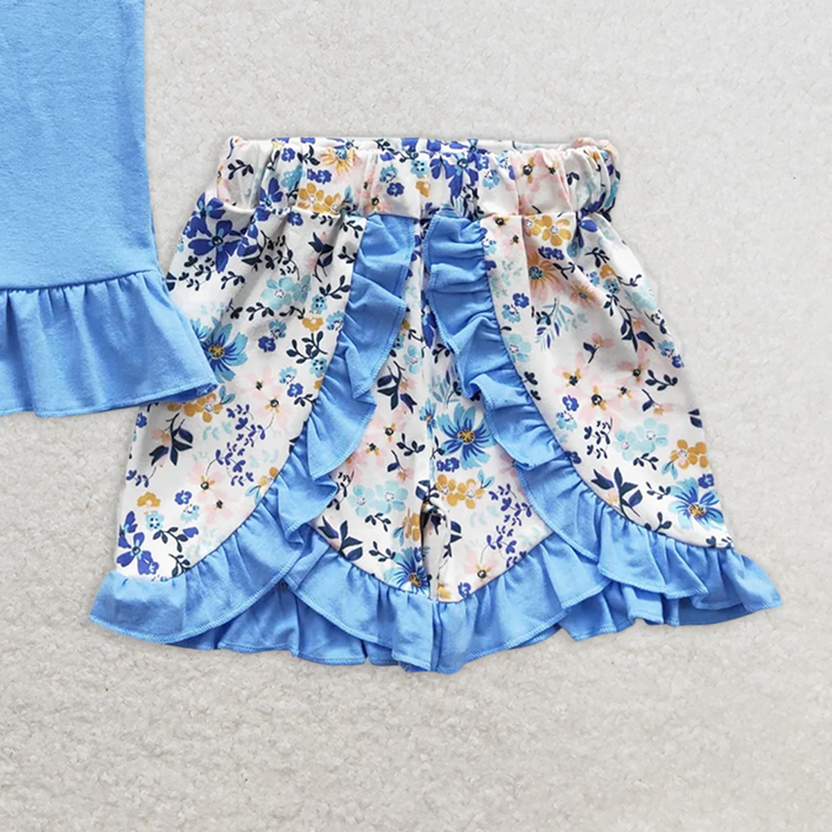 GSSO0211RTS NO MOQ Baby Girls Summer Outfits Chicken print shirt floral shorts girls clothing set
