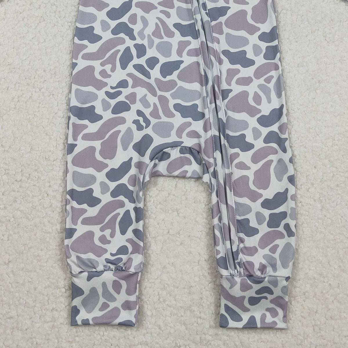 11.22 RTS NO MOQ （In stock）LR2813 Baby Boys Grey Camo Hoodie Two Way Zip Convertible Rompers