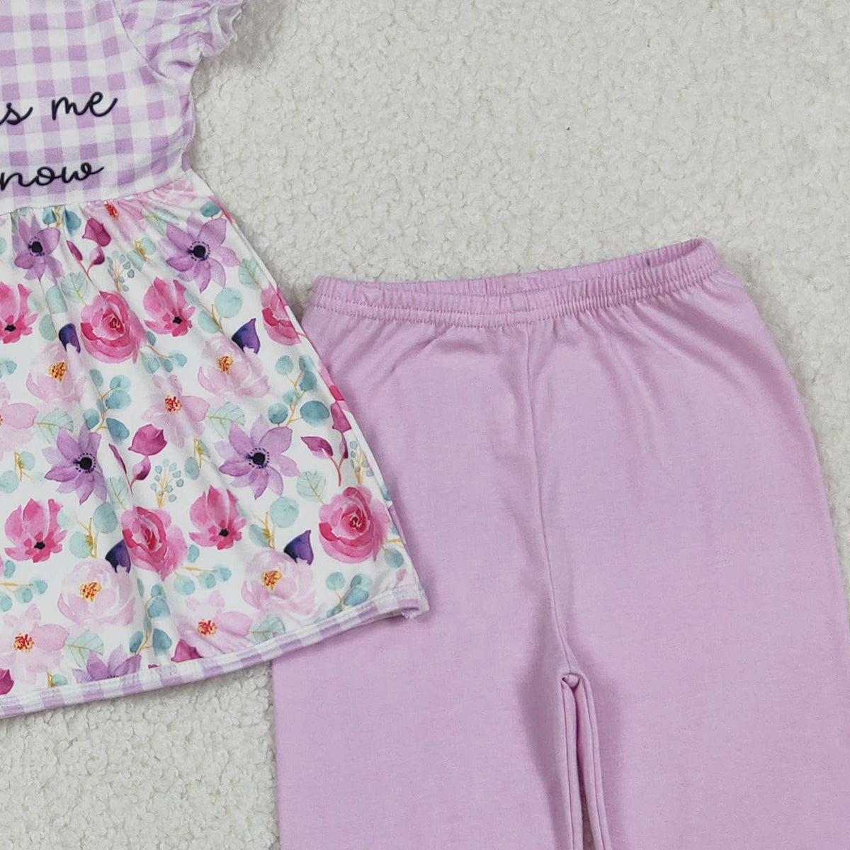 12.4 RTS NO MOQ （In stock）GSPO2129 Baby Girls Lavender Checked Jesus Love Me Flowers Tunic Ruffle Pants Clothes Sets