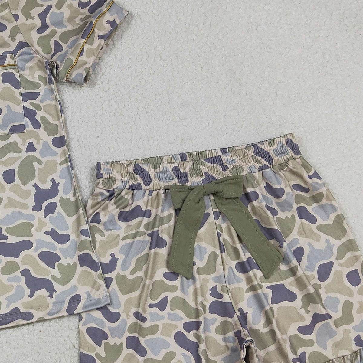 3.12 RTS NO MOQ （In stock）GSSO3135 Adult Women Southern Dogs Camo Button Pocket Top Ruffle Shorts Pajamas Set
