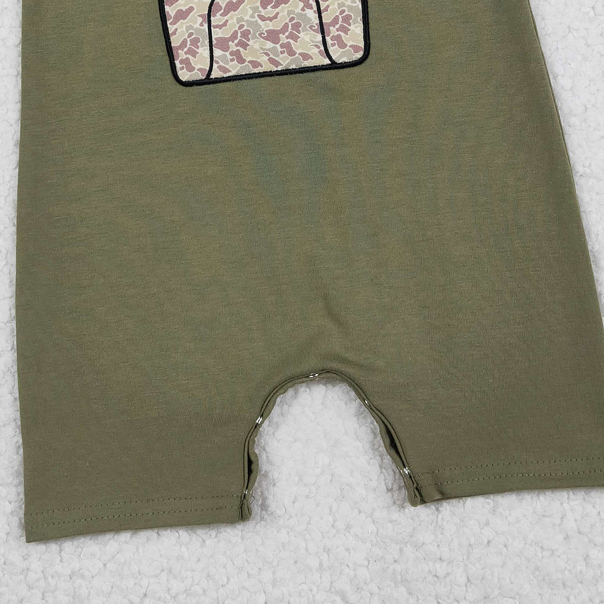 1.12 RTS NO MOQ （In stock）SR3761 Baby Boys Rompers Embroidery Camo Boxes Baby Boys Olive Short Sleeve Hunting Rompers
