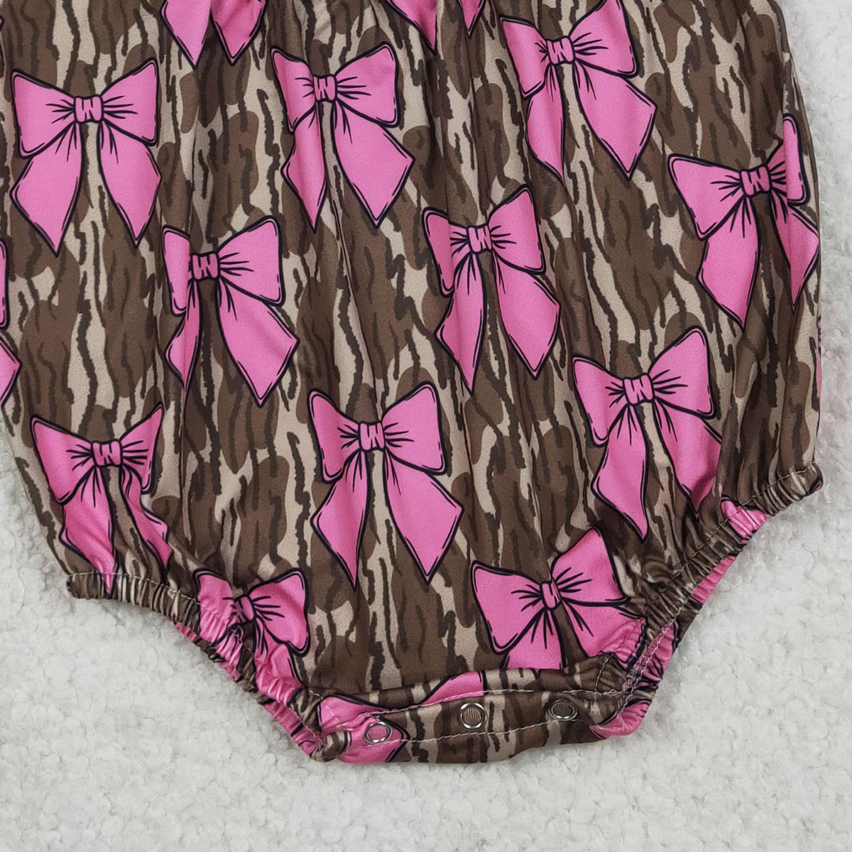 1.24 RTS NO MOQ （In stock）SR3827 Smocked Bows Baby Girls Southern Olive Camo Ruffle Rompers