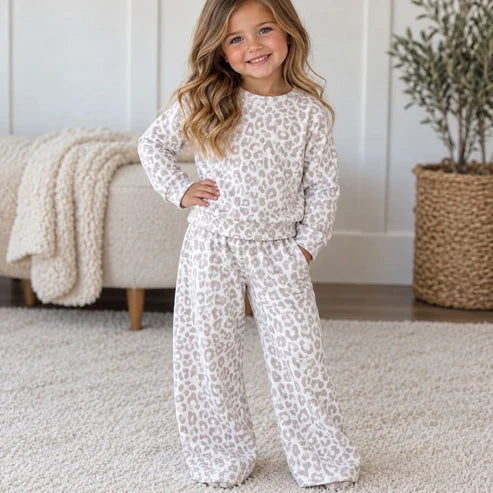 RTS NO MOQ （In stock）milk silk GLP3778 Baby Girls Long Sleeve Grey Leopard Print Top With Pockets Pant Clothes Sets