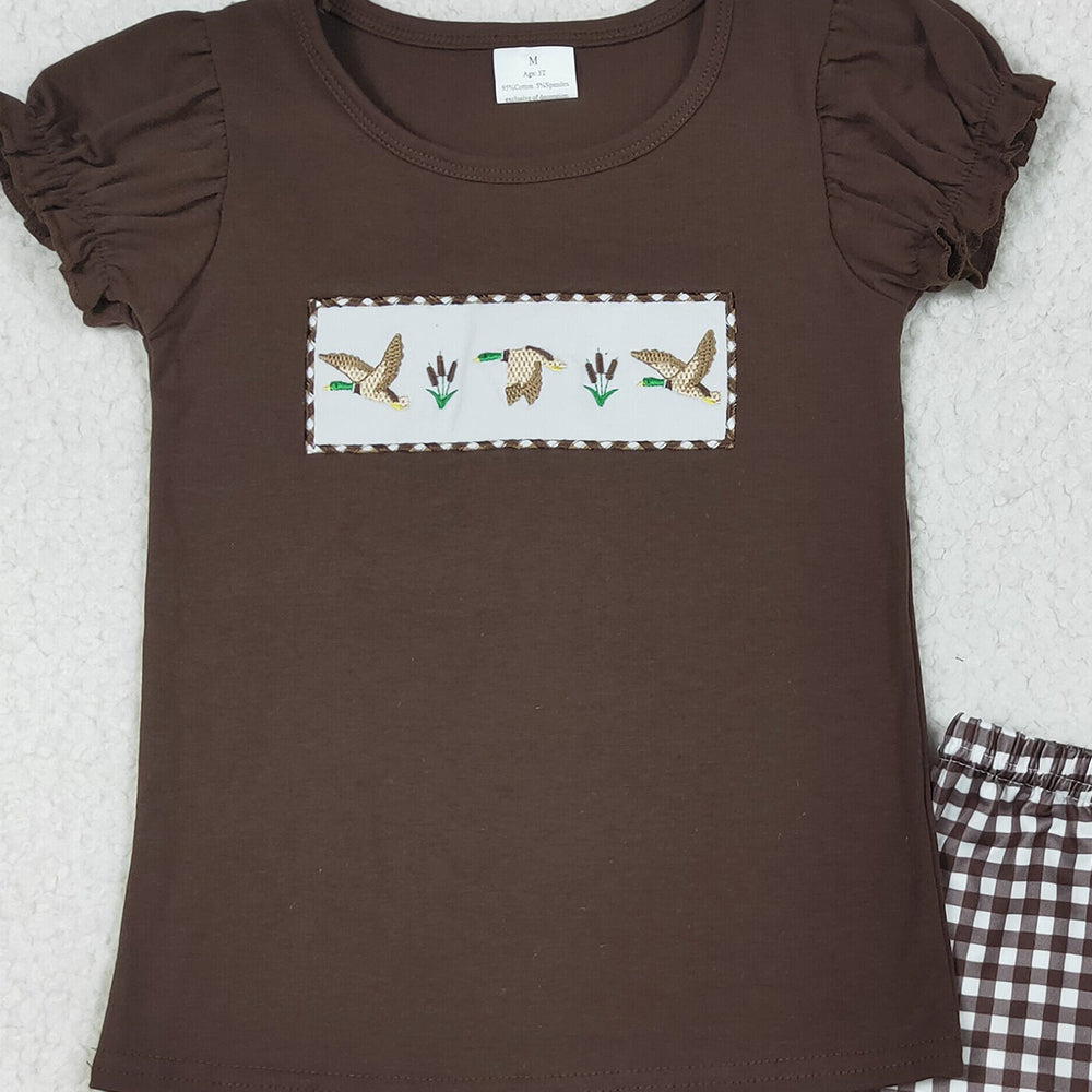 RTS NO MOQ （In stock） GSSO2672 Baby Girls Summer Outfits Embroidery Baby Girls Brown Short Ruffle Sleeves Ducks Top Plaid Short Set