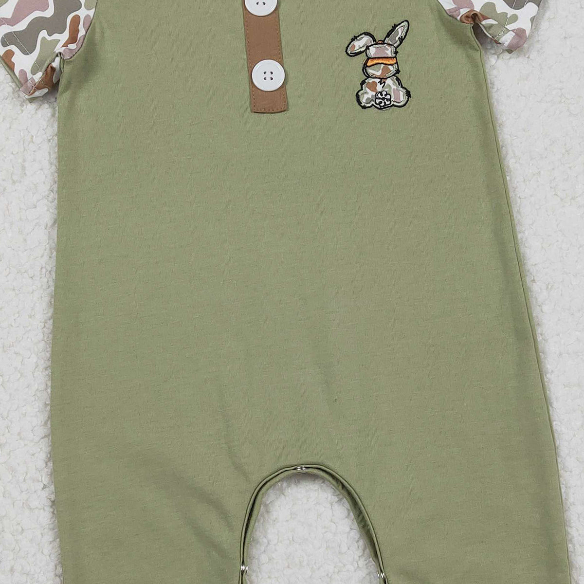 11.22 RTS NO MOQ （In stock）SR3258 Baby Boys Rompers Embroidery Camo Rabbit Baby Boys Button Easter Footie Rompers