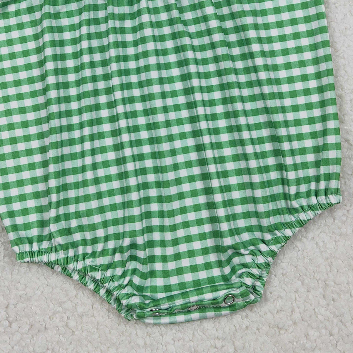 12.24 RTS NO MOQ （In stock）SR3550 Smocked Strawberry Baby Girls Green Checked Ruffle Rompers