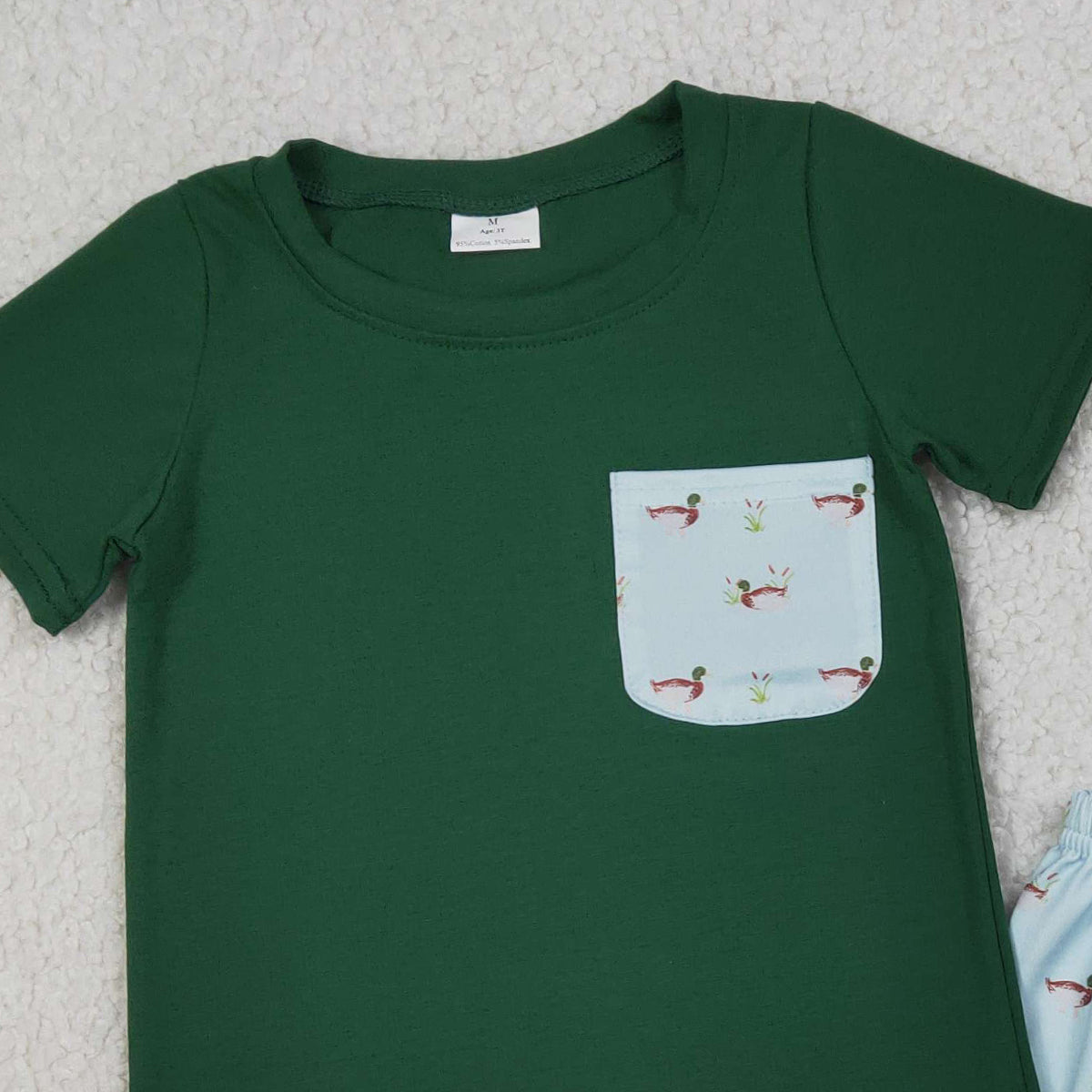 3.21 RTS NO MOQ （In stock）BSSO1899 Fashion Clothing For Baby Boys Short Sleeve Dark Green Ducks Pocket Top Shorts Hunting Clothes Set