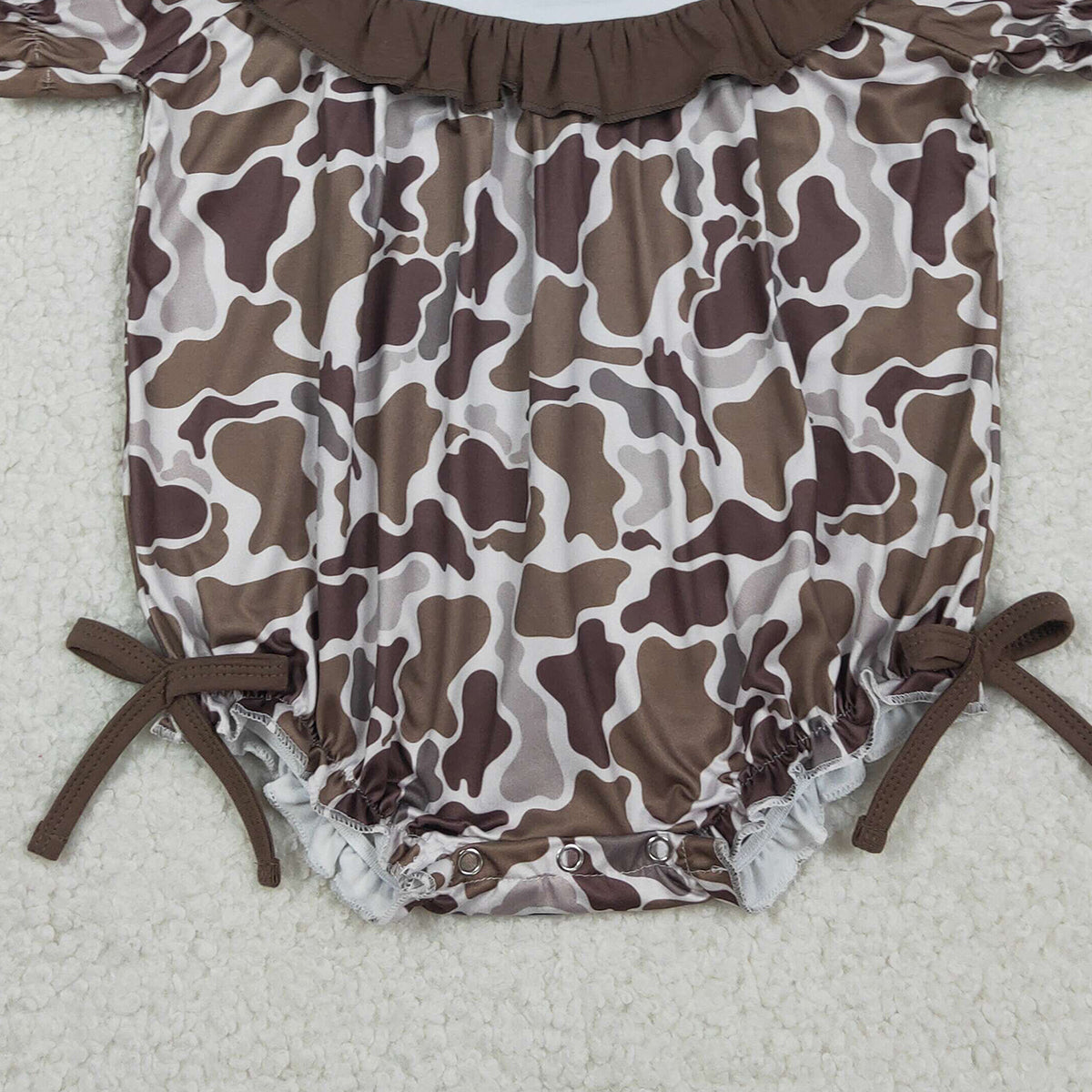 2.4 RTS NO MOQ （In stock）SR3888 Embroidery Mama's Bestie Baby Girls Southern Brown Camo Ruffle Rompers