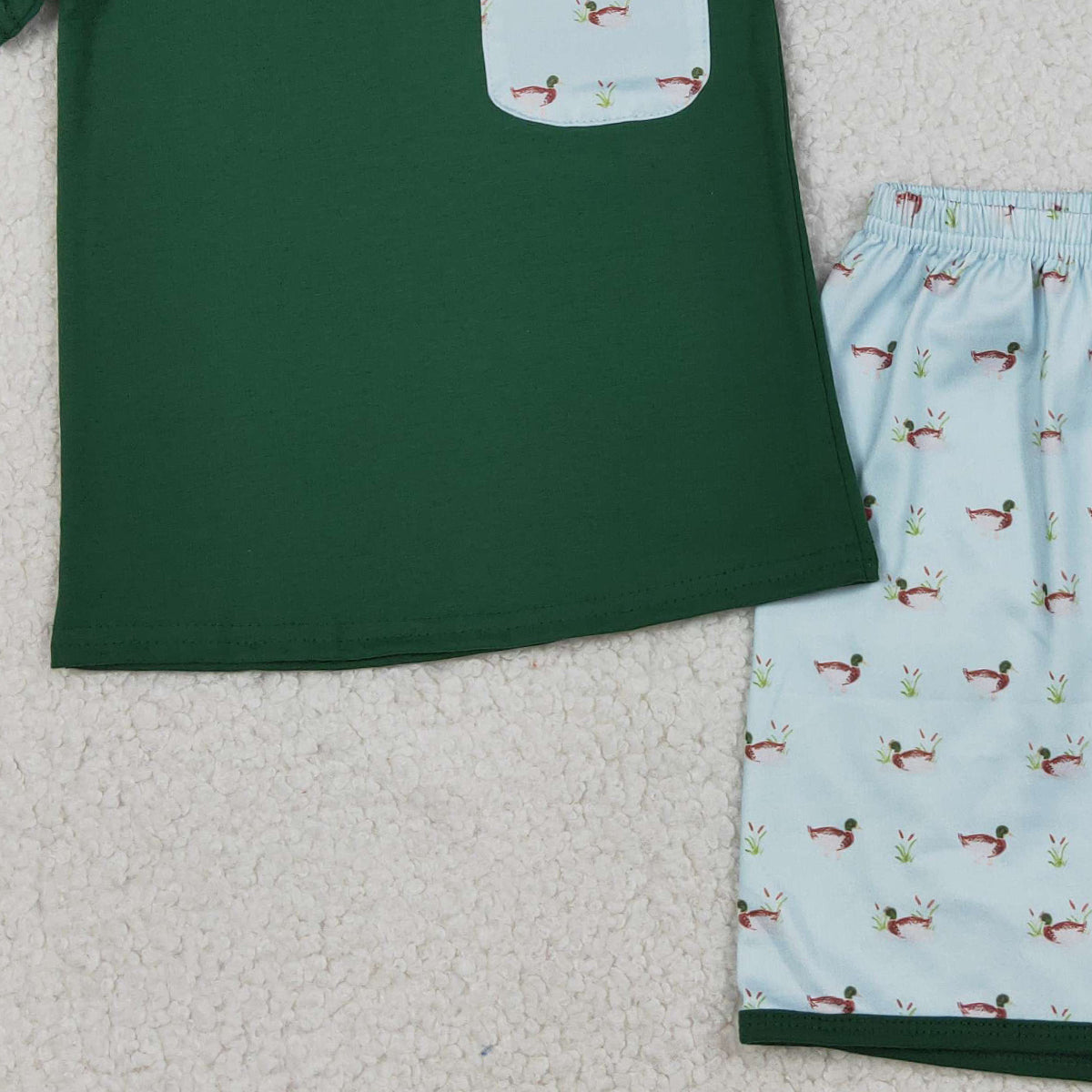 3.21 RTS NO MOQ （In stock）BSSO1899 Fashion Clothing For Baby Boys Short Sleeve Dark Green Ducks Pocket Top Shorts Hunting Clothes Set