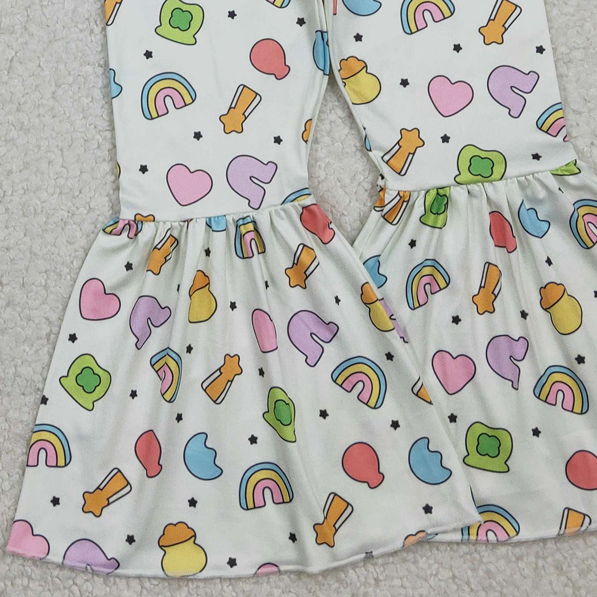 2.3 RTS NO MOQ （In stock）GSPO2101 Baby Lucky Girl Clover Top Bell Bottom Pants St Patrick Clothes Sets