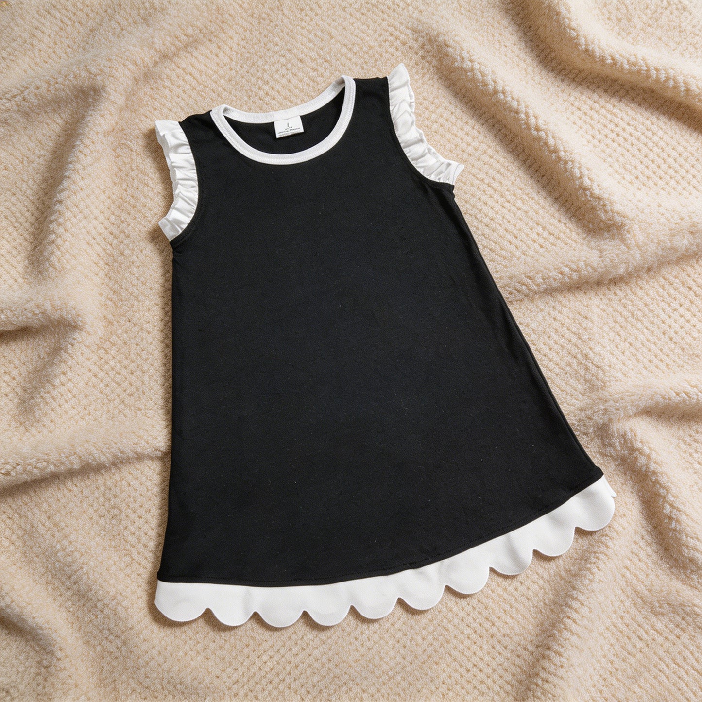 GSD4059 RTS NO MOQ （In stock）White scallop ruffle sleeveless black girls cotton dress