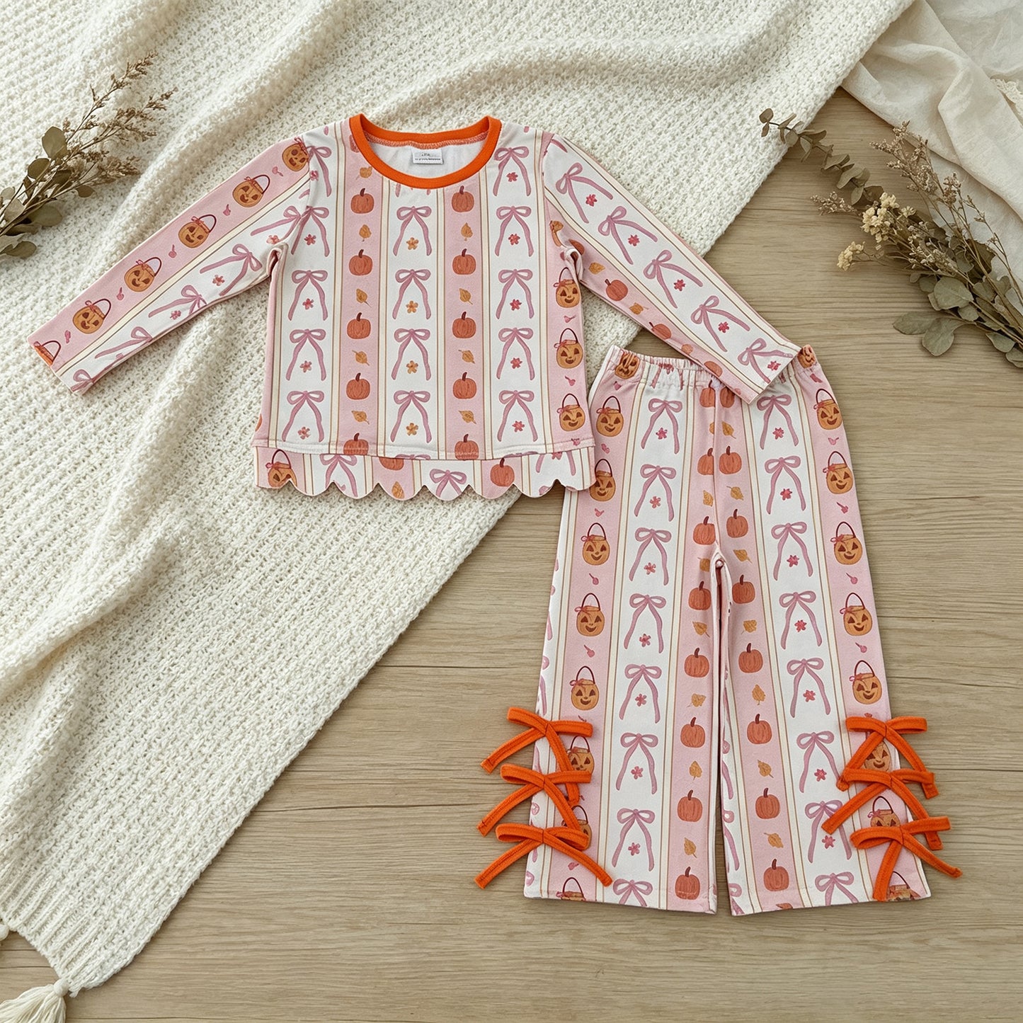 RTS NO MOQ milk silk GLP3436 Baby Girls Bows Pumpkins Stripe Scallop Top Bows Pants Fall Holiday Clothes Set