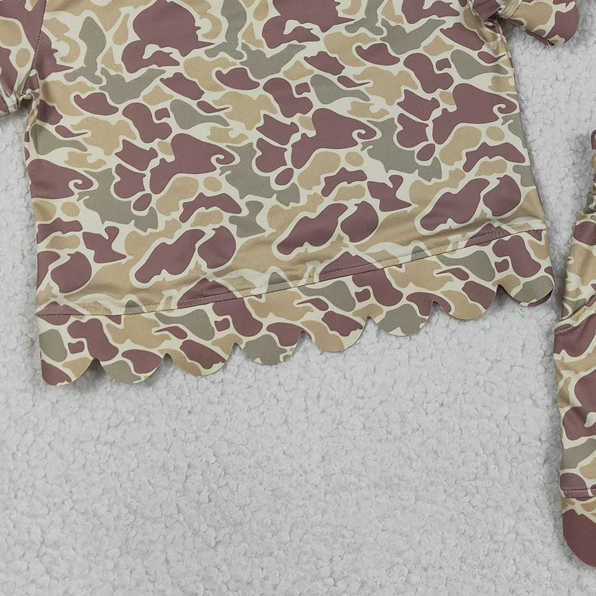 3.13 RTS NO MOQ （In stock）GSSO3224 Kids Clothing for Baby Girls Short Sleeve Khaki Camo Top Scallop Shorts Clothes Set