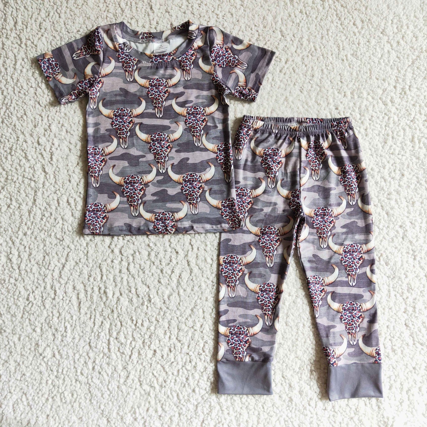 12.13 BSSO0086 RTS No Moq Promotion Baby boys cow camo pajamas clothes sets