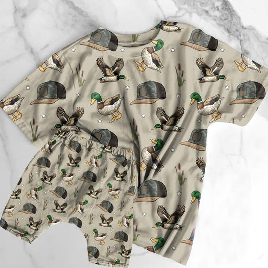 BSSO1415Kids Boys Short Sleeve Duck Cap Print Top Shorts Set - Casual Comfortable Clothing for Children