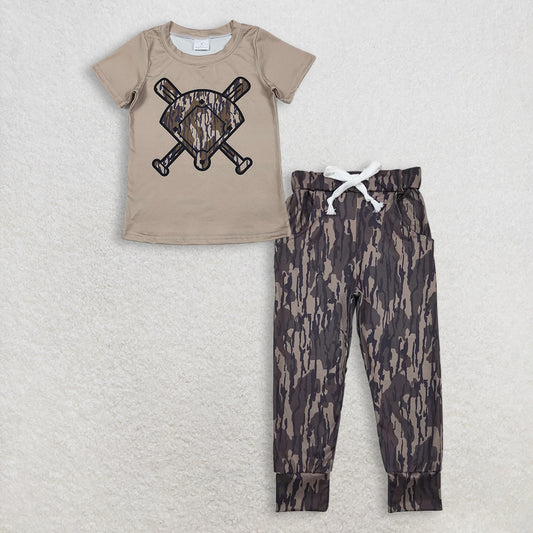 12.6 RTS NO MOQ （In stock）BT1419 + P0432 Baby Boys Short Sleeve Olive Camo Baseballs Team T-shirts Top Pockets Pants