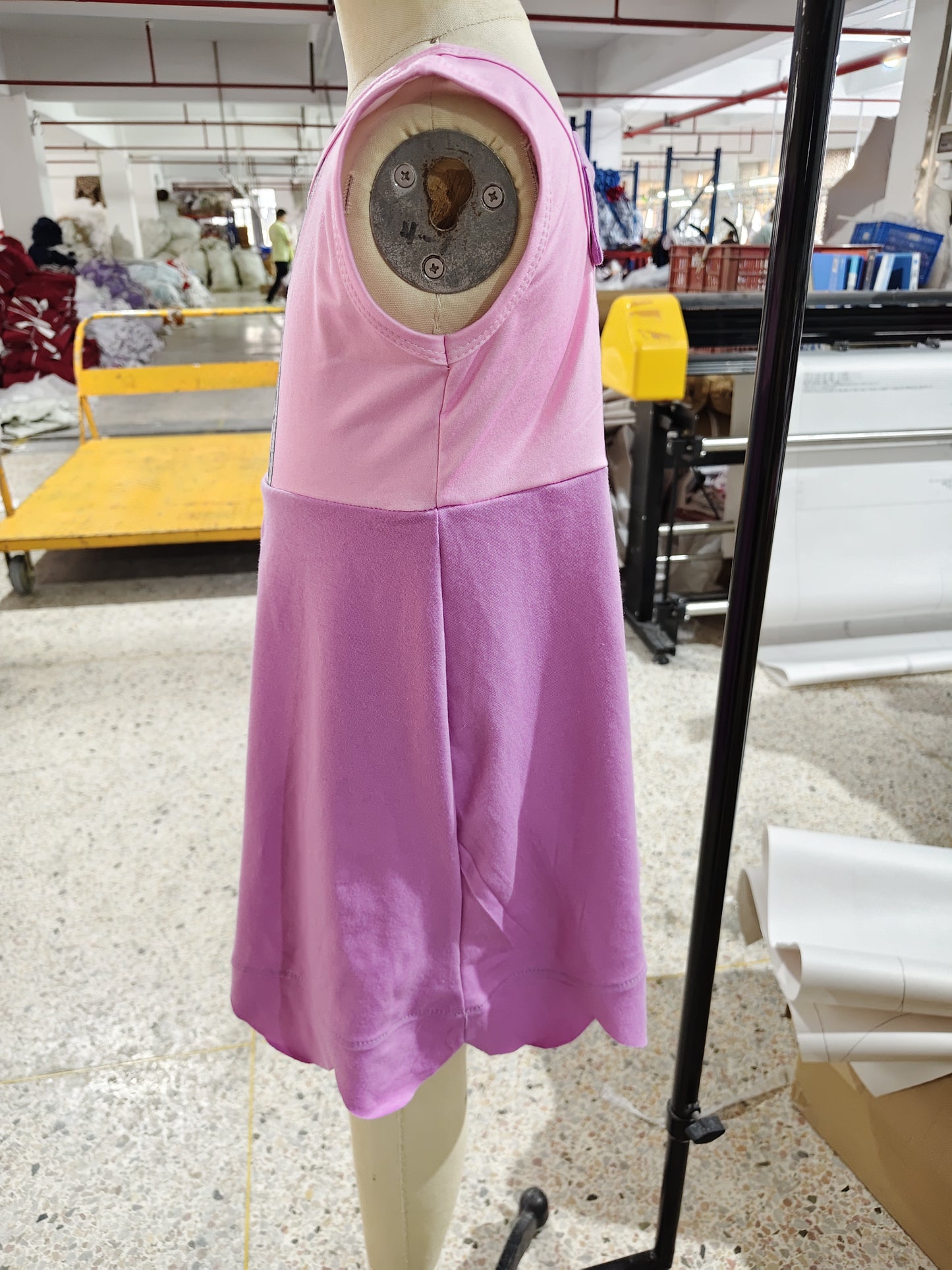 4.23 GSD2518  Sample No Moq Baby Girls Hot Pink Sleeveless Knee Length Dress