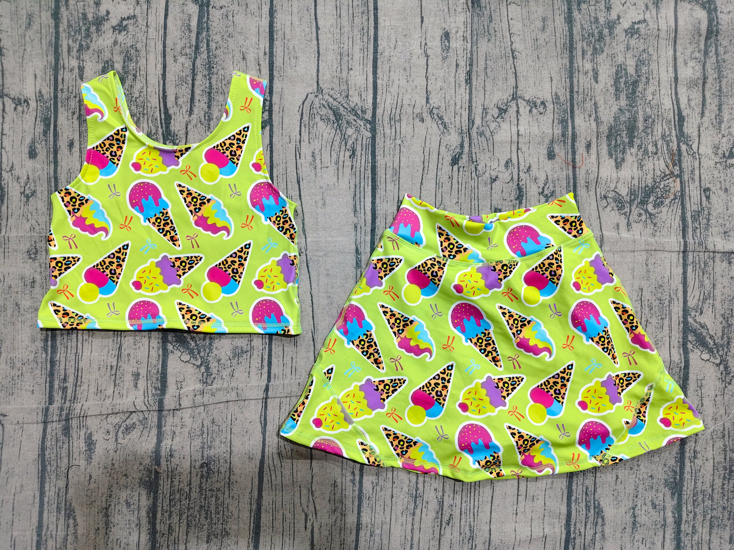 4.24 GSD2520 Sample No Moq Preorder moq 5 Baby Girls Sleeveless Colorful Leopard Ice Creams Top Skorts Yoga Set