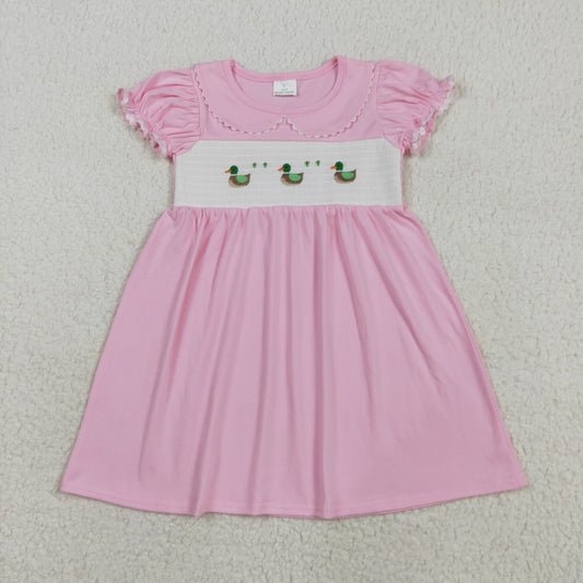 8.15 RTS NO MOQ （In stock）GSD2642  Baby Girls Summer Dress Embroidery Baby Girls Pink Short Ruffle Sleeves Ducks Knee Length Dresses
