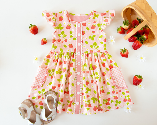 11.19 GSD3150 Pre order No Moq Baby Girls Flutter Sleeve Flowers Strawberry Button Pockets Knee Length Dresses